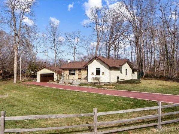 3684 Winston Churchill Dr, Dayton, OH 45432