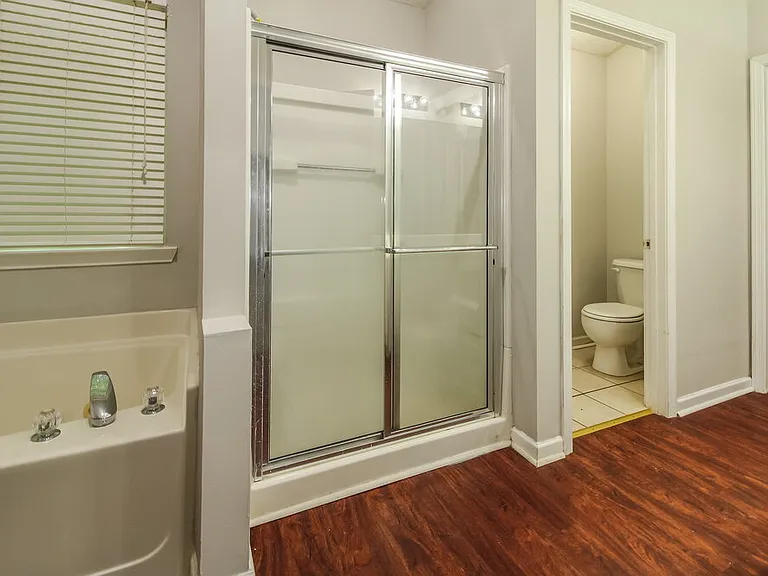 5729 Lakeview Cir — Photo 15