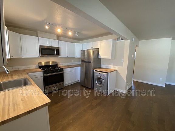 3rd image of 3257 N Milwaukee St #14