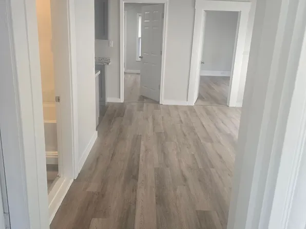 Valley (1011-1013), 1011 Valley St APT 2, Manchester, NH 03103
