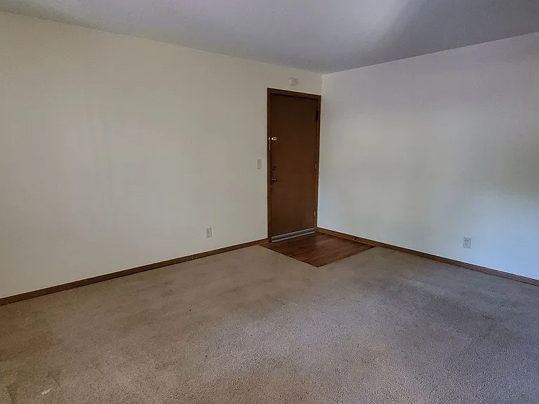 6630 Queen Ave S — Photo 16