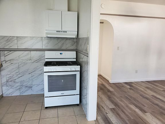 4th image of 500 E Pine St