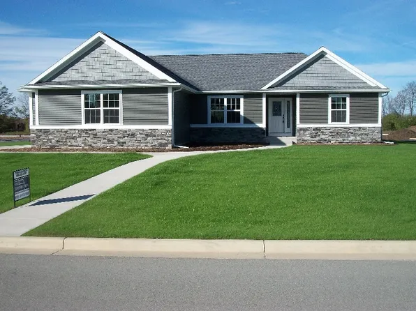 8507 Cottonwood Dr, Freeland, MI 48623