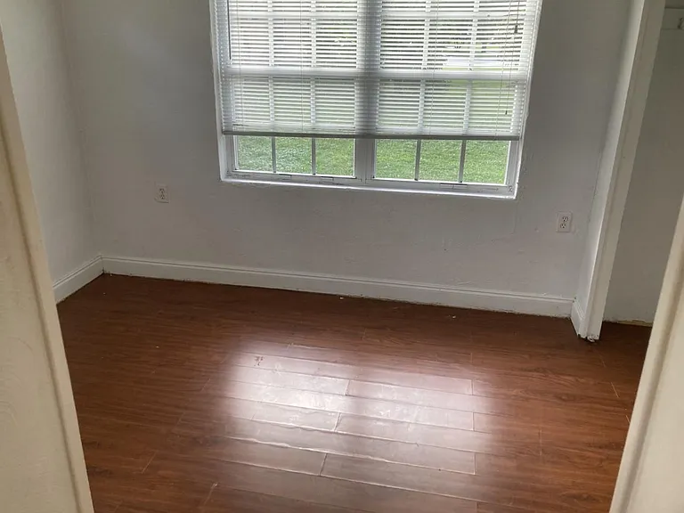 276 Cambridge Blvd — Photo 9