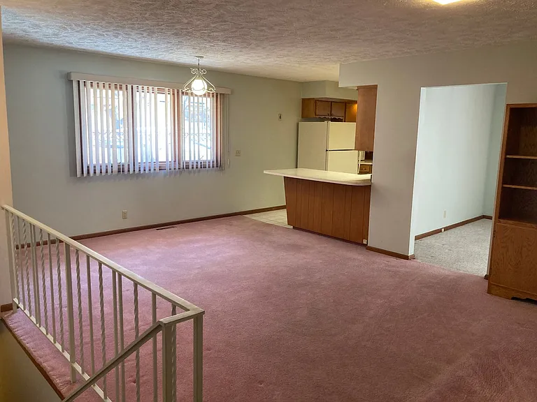 4924 Cresthaven Dr — Photo 2