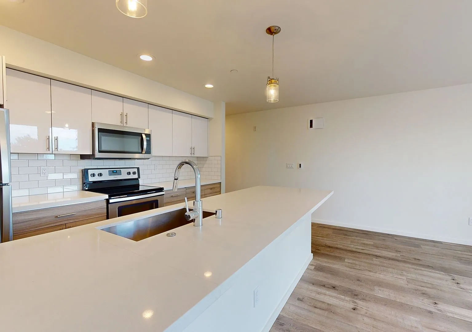 Reverie on Beacon Hill! Modern city living! — Photo 3