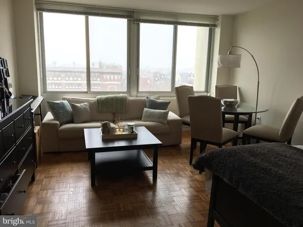 604 S Washington Sq APT 713, Philadelphia, PA 19106