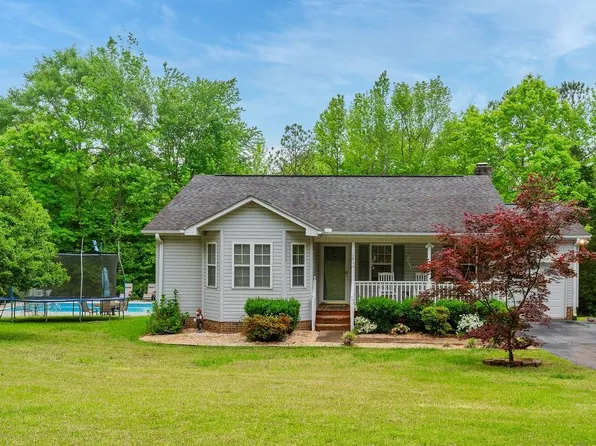 1215 Chumley Rd, Woodruff, SC 29388