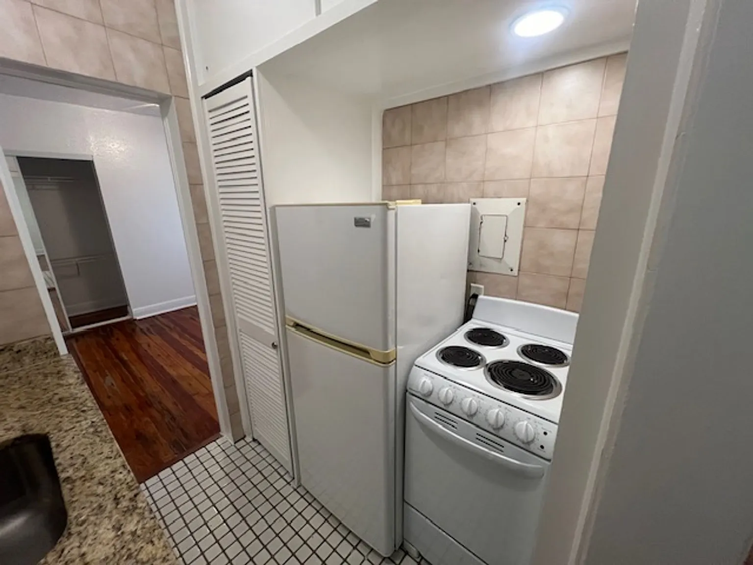 123 S Golfview Rd — Photo 4