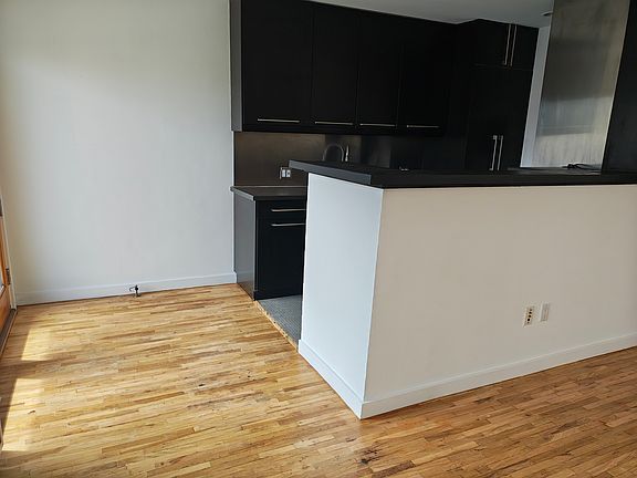 3rd image of 252 3rd Ave #252