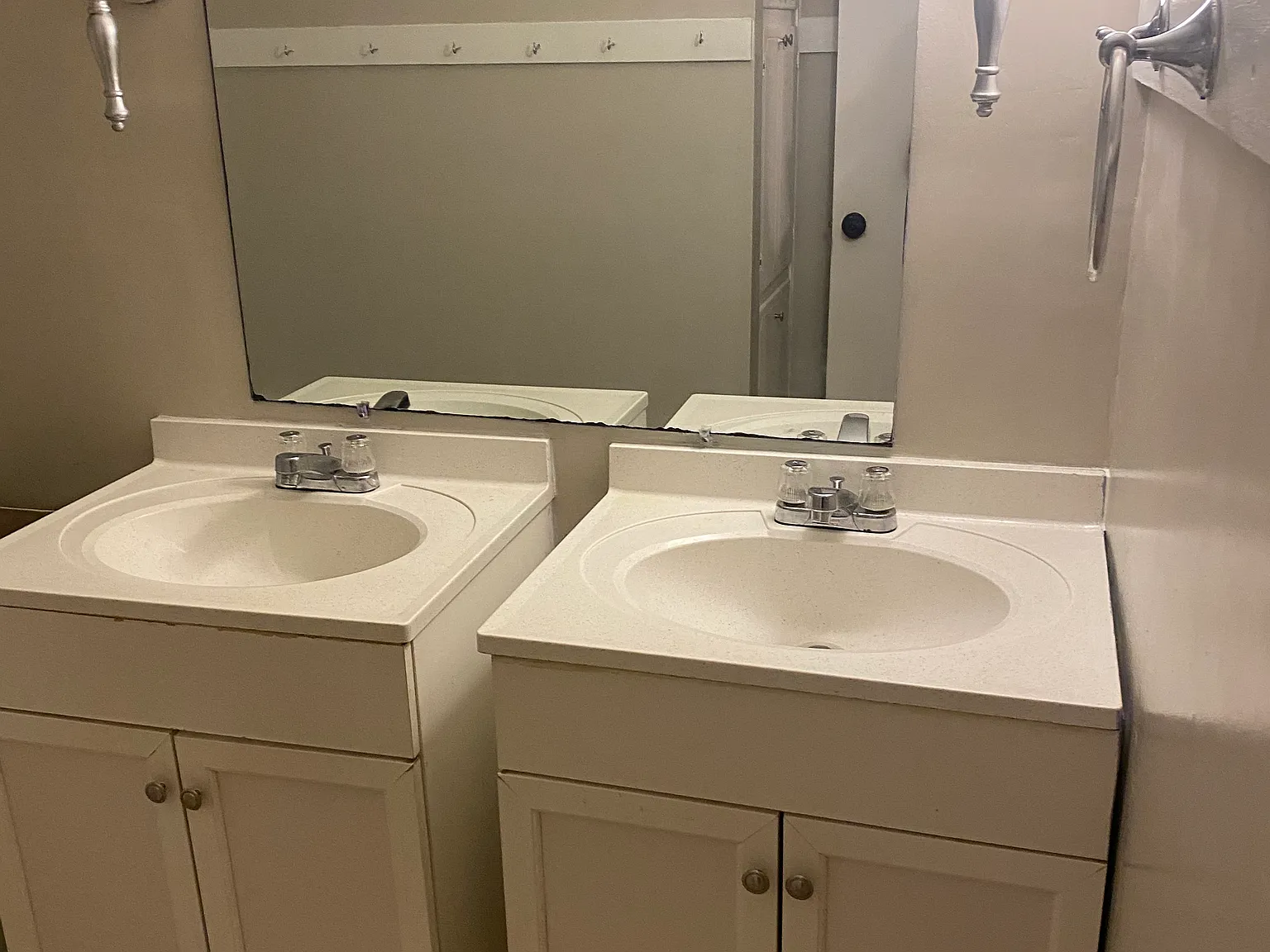 4 bed, 1800 sqft, $1,695 — Photo 4