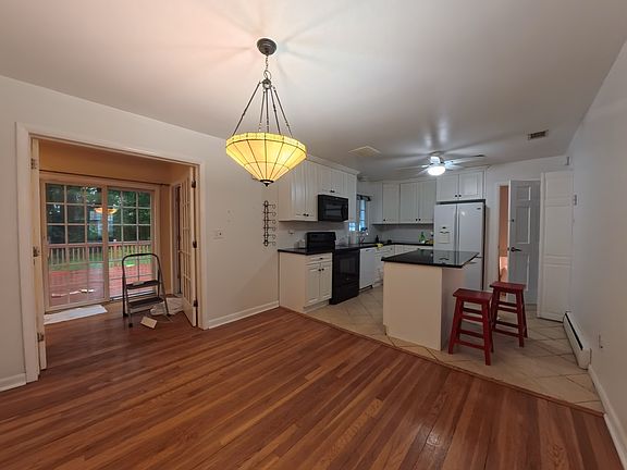 3rd image of 36 Derby Pl