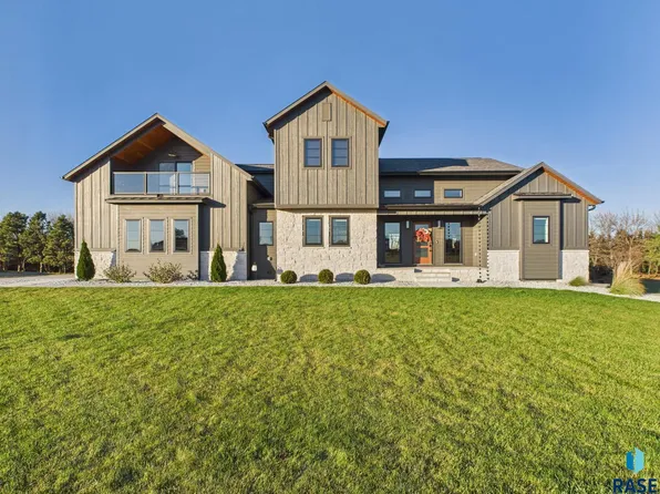 47518 Pony Meadow Ct, Renner, SD 57055