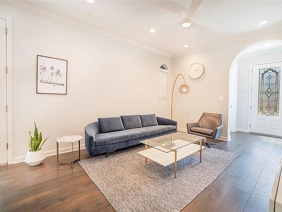 5th image of 411 S Westland Ave APT 4