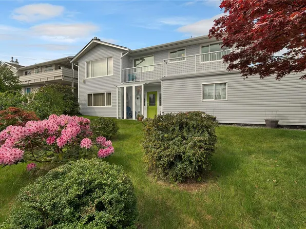 208 Alder St S, Campbell River, BC V9W 2N1