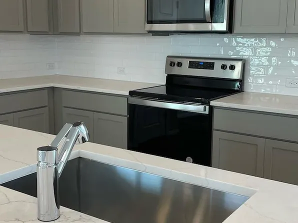 300 Pebblestream Pass, Taylor, TX 76574