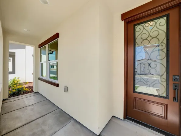 2120 W Solo Way, Hanford, CA