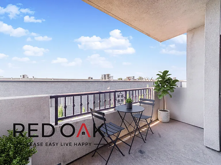 Yaya Nordhoff Apartments — Photo 15