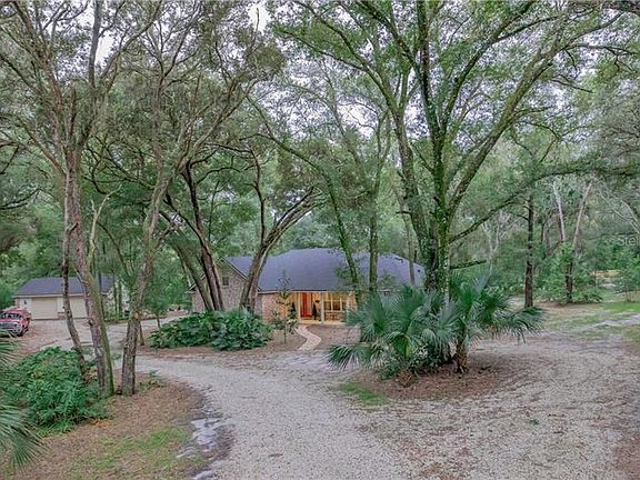 3rd image of 2190 Lauren Ln