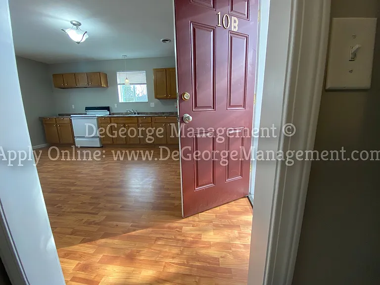 Burdick Estates Apartments — Photo 24