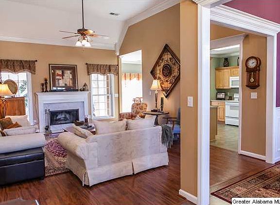 3rd image of 874 McAllister Dr