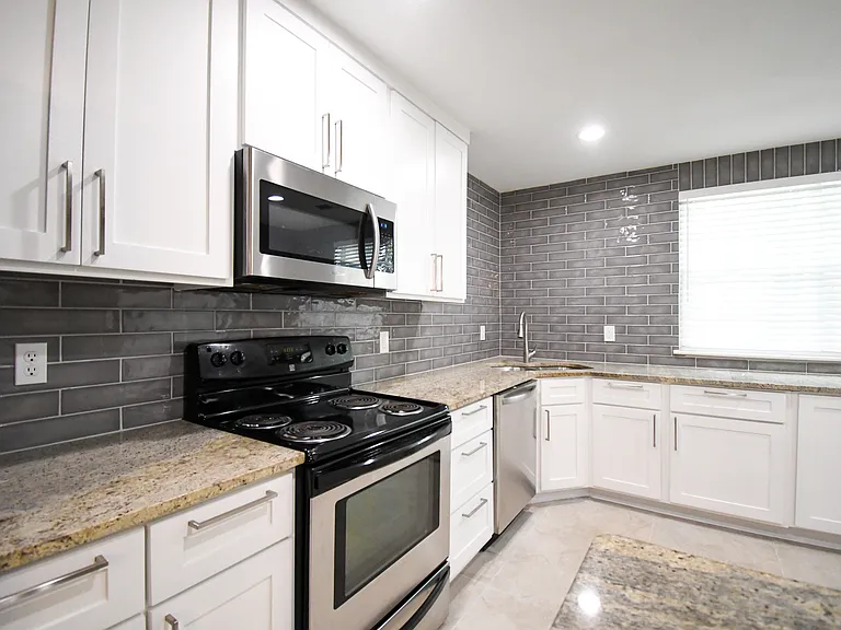 3430 Princeton Dr — Photo 14