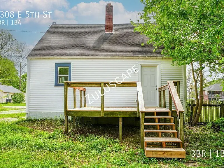 2308 E 5th St — Photo 10