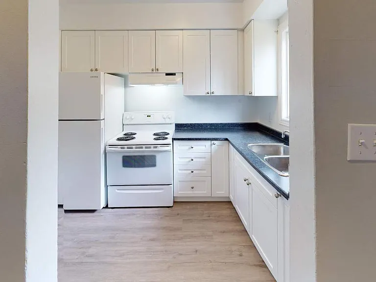 39 C Empire St #80 — Photo 3