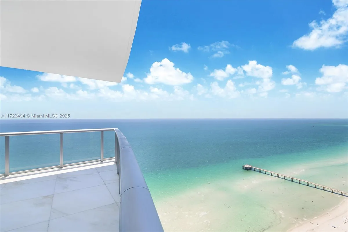 Building Photo - 17001 Collins Ave #4101