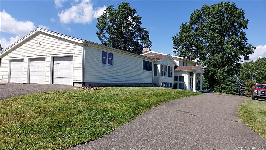 39 Fairview Ave, Trumbull, CT 06611 | Zillow