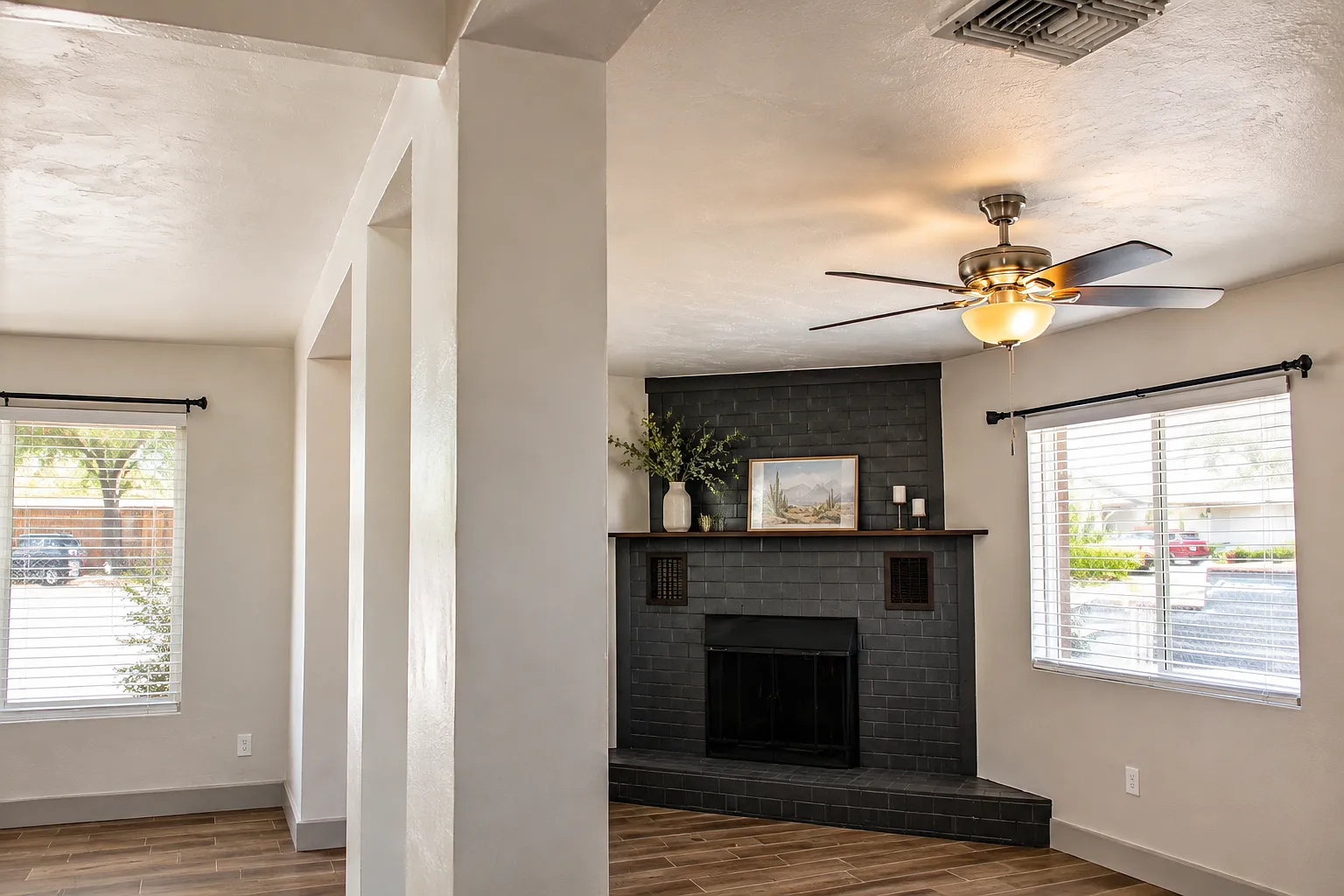 3 bed, 1339 sqft, $1,895 — Photo 2