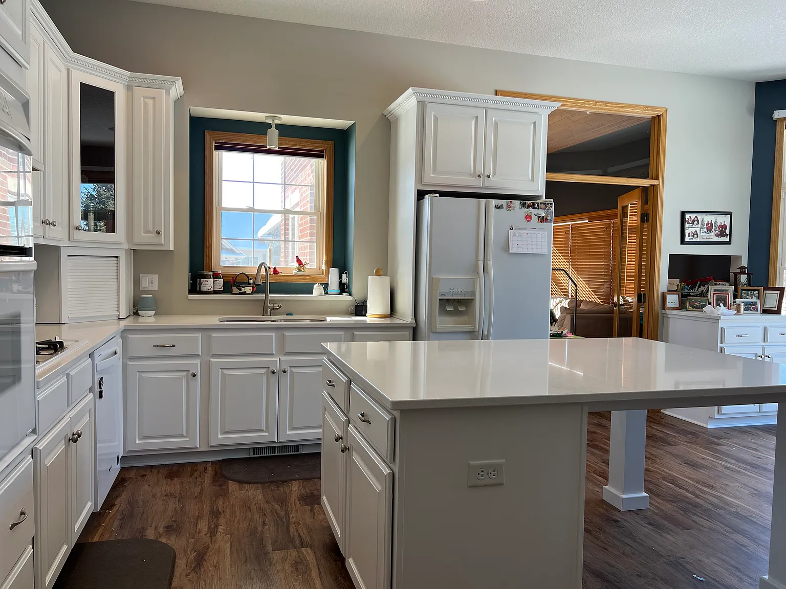 3 bed, 2700 sqft, $2,995 — Photo 4