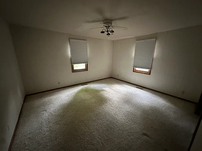 25 Woodlawn Ave — Photo 3