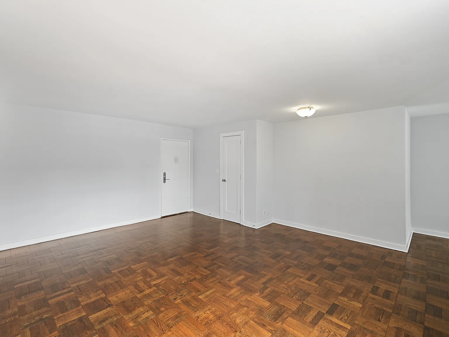 Harbor House — Photo 2