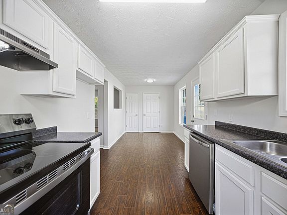 2nd image of 330 Dreamland Ct