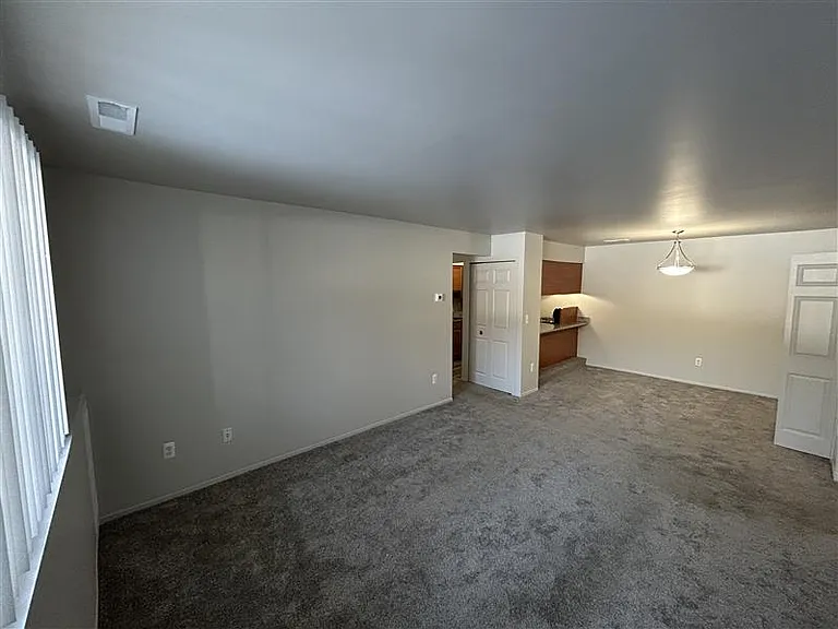 Woodland Villa Apartments — Photo 42