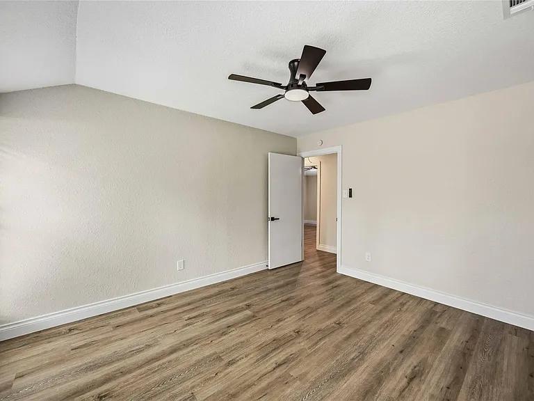 5702 Old Lodge Dr — Photo 21