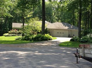 11505 Cascade Rd SE, Lowell, MI 49331