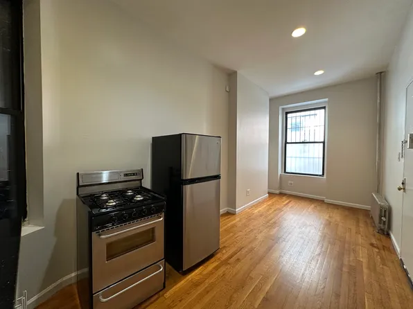 346 W 36th St APT 1C, New York, NY 10018