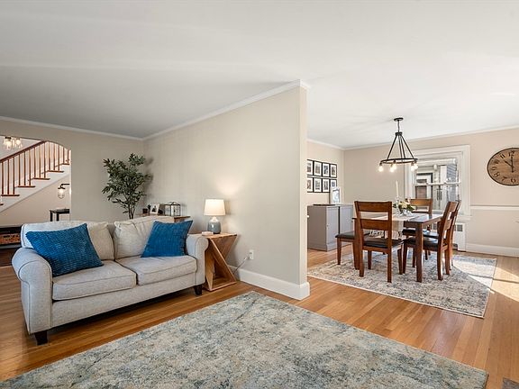 3rd image of 48 Spring St