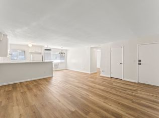 18530 Hatteras St, Tarzana, CA 91356