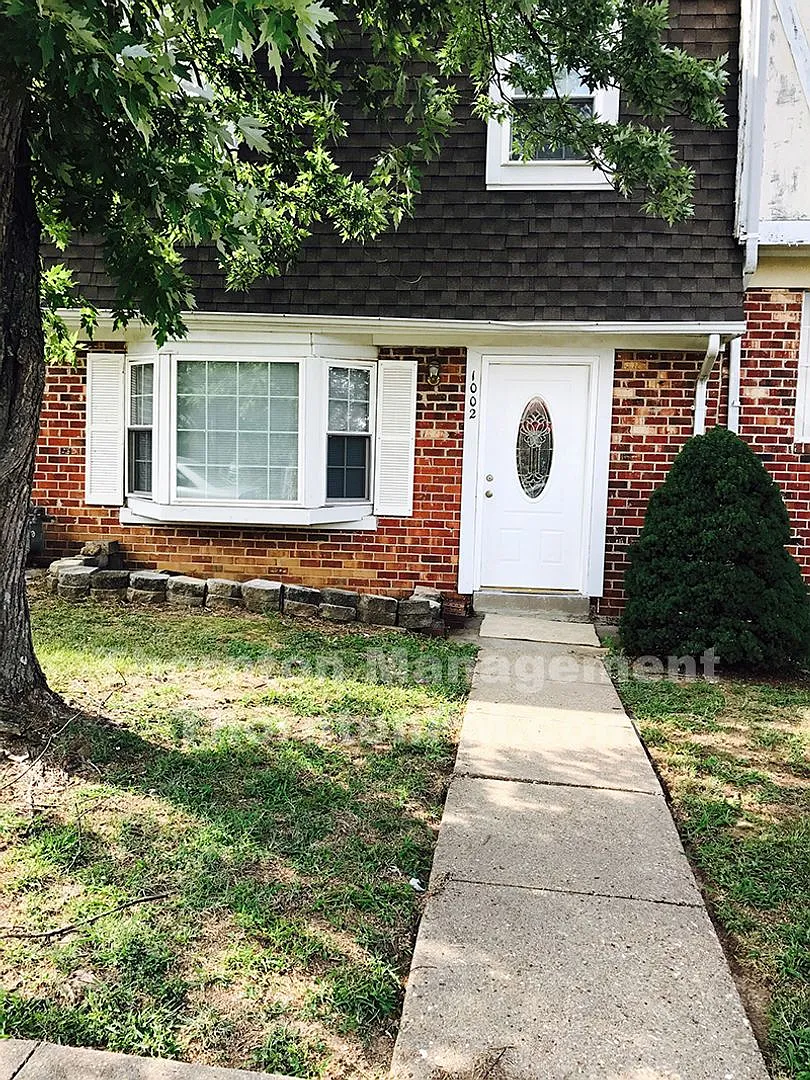 1002 James Madison Cir photo 1