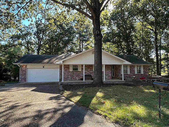 3rd image of 1309 Crest Cir