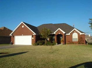 303 S 9th St, Nederland, TX 77627