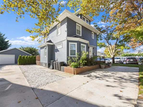 61 1st Street, East Rockaway, NY 11518