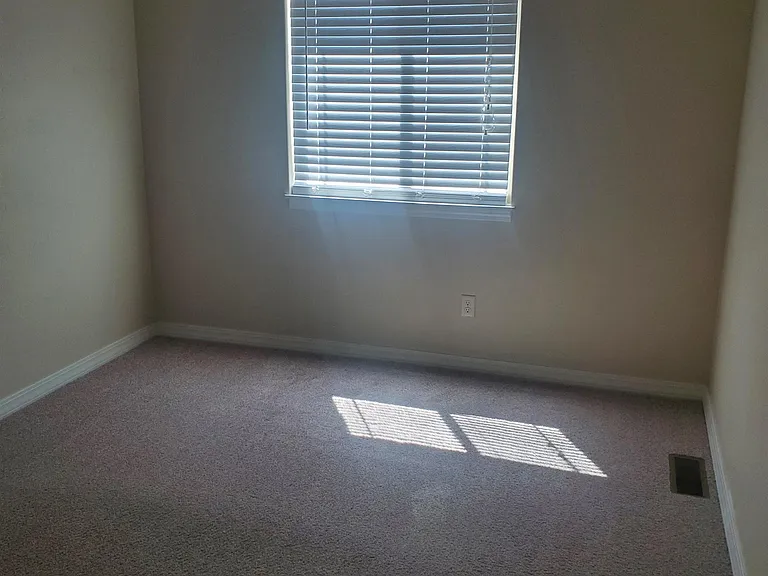 212 Hideaway Ln — Photo 5