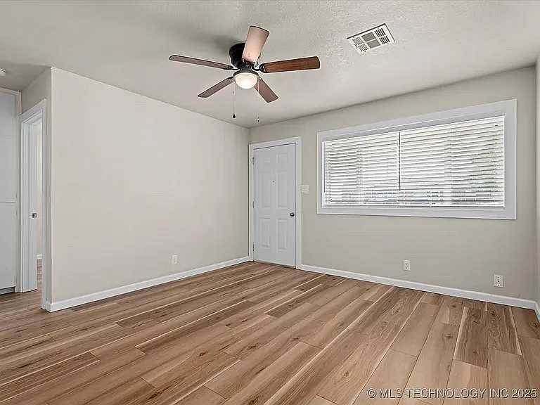 318 SE Avondale Ave — Photo 5