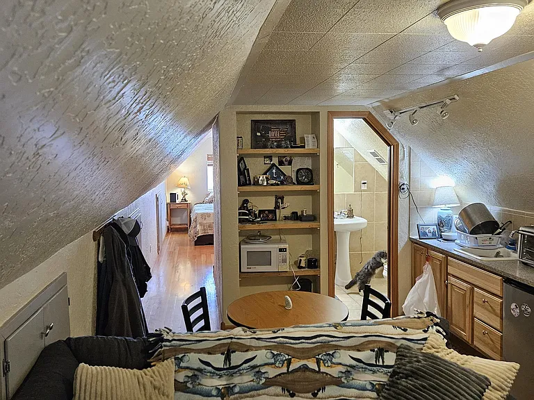 410 Smith Ave — Photo 18