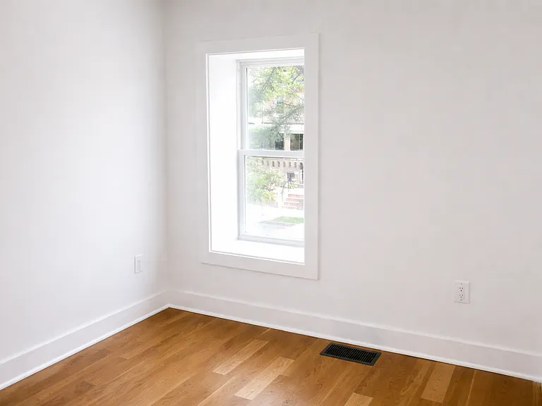 727 Quebec Pl NW — Photo 37
