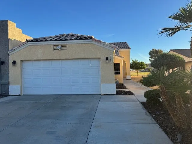3 bed, 2.0 bath, 1702 sqft, $1,975 — Photo 2